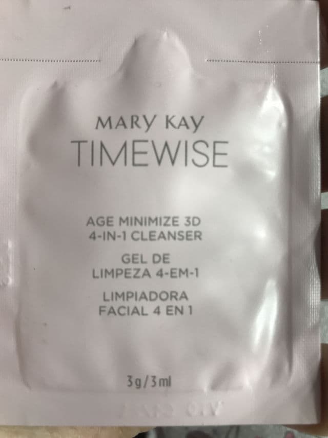 Mary Kay TimeWise Age Minimize 3D 4-in-1 Cleanser Normal/Dry review photo by adrianamonsalvemakeu