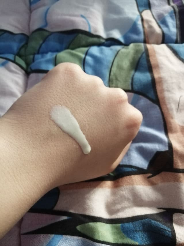 Eucerin Sun Fluid Sensitive Protect SPF 50+ review photo by akvalsb