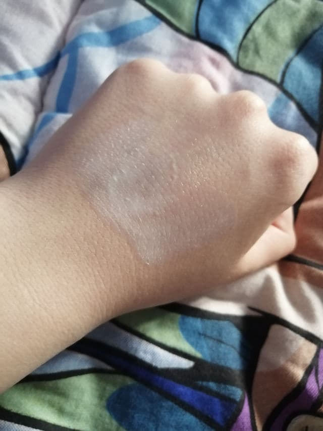 Eucerin Sun Fluid Sensitive Protect SPF 50+ review photo by akvalsb