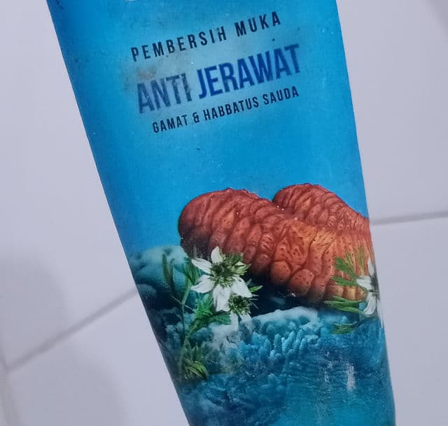 Safi Pembersih Muka Anti Jerawat Seri Gamat & Habbatus Sauda review photo by ashareview