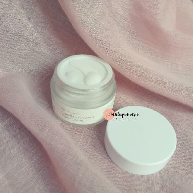 the Aubree Centella + Greentea Power Cream review photo by auliyaaaara