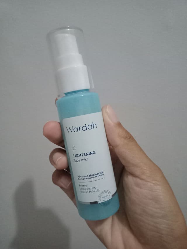 Wardah Lightening Face Mist review photo by bernika16