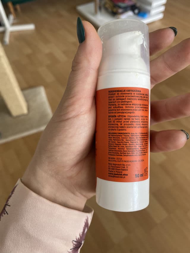 BASICLAB Lekka Emulsja Ochronna SPF50+ review photo by dianek05