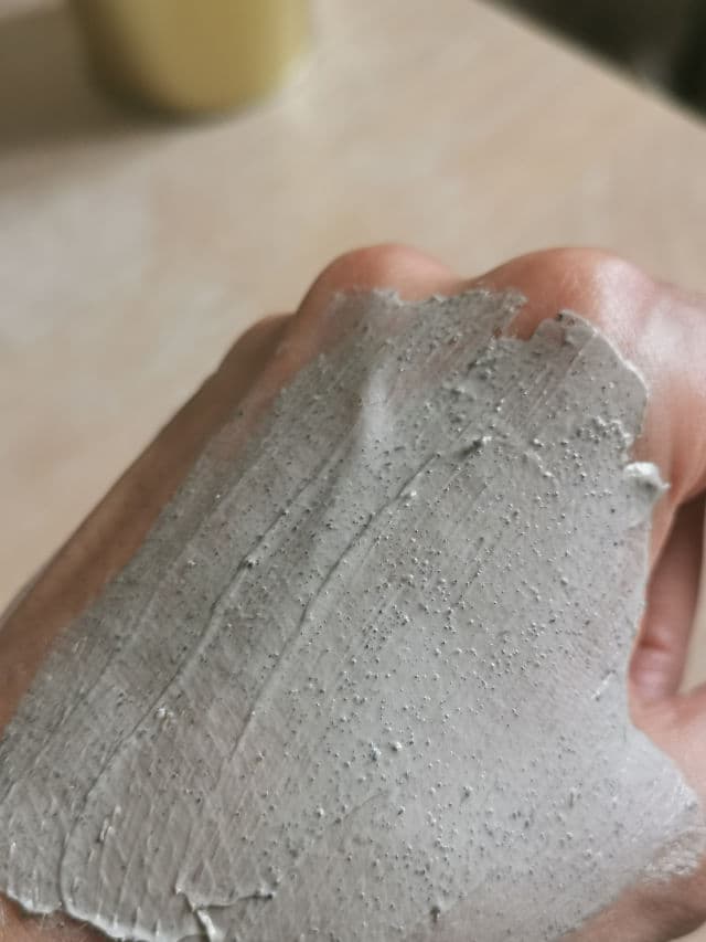 ISNTREE Real Mugwort Clay Mask review photo by hashiskincare