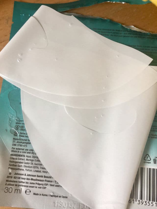 Neutrogena Deep Clean Purifying 100% Hydrogel Mask review photo by hina