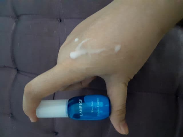 Laneige Water Bank Hydro Essence review photo by lovebloomieskin
