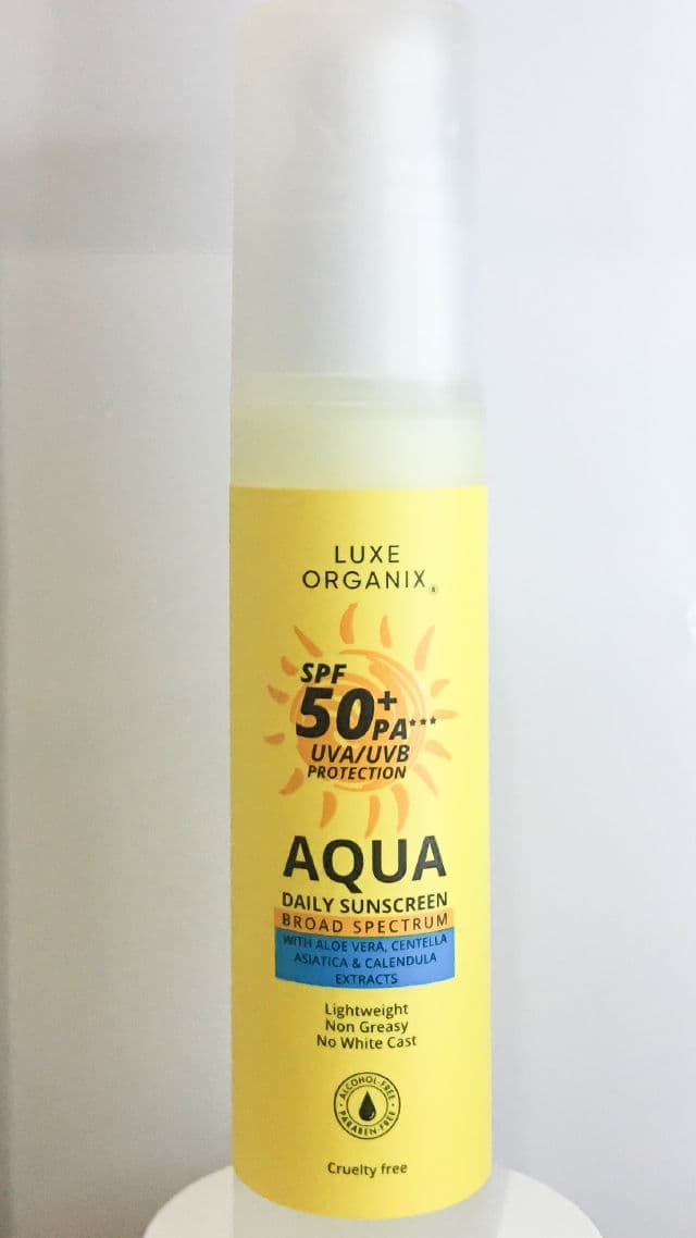 Luxe Organix SPF 50+ PA+++ UVA/UVB Protection Aqua Daily Sunscreen review photo by kylepaiso