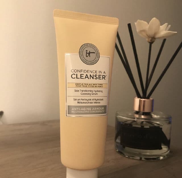 It Cosmetics Confidence in a Cleanser review photo by lovelypanic