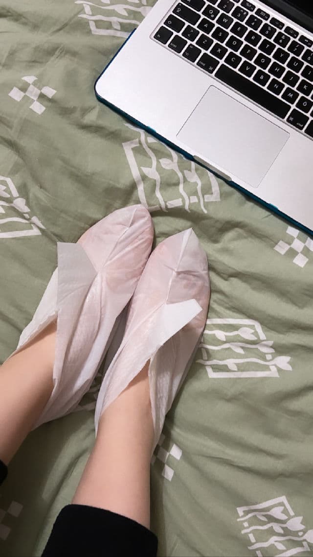 STAY Well Peeling & Softening Foot Mask - Lemon review photo by mehves