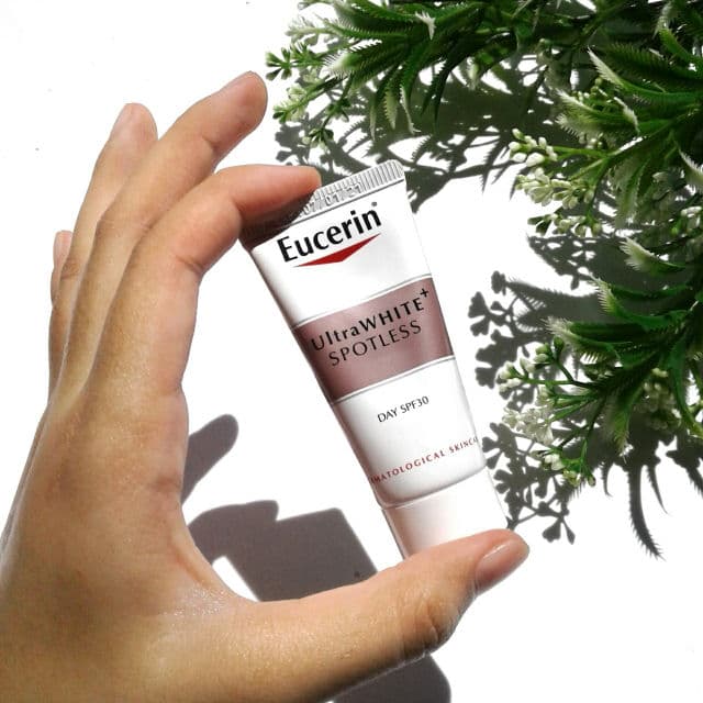 Eucerin Ultrawhite Spotless Day Fluid SPF30 review photo by mybeautyskin