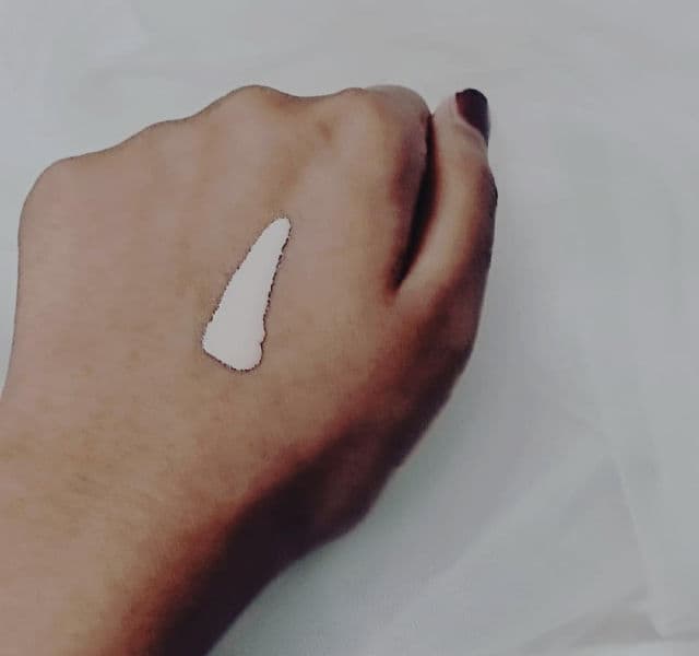 MISSHA Velvet Finish Sun Milk SPF50+ PA++++ review photo by visuallynotshy